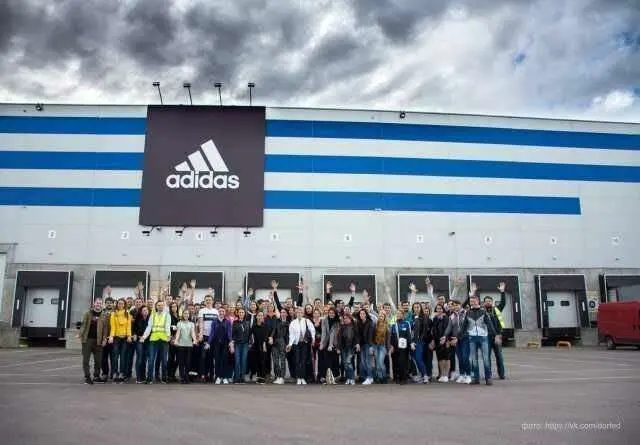 Упаковщик одежды и обуви на складе Adidas — фото 3