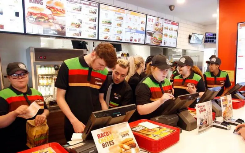 Работники в ресторан Burger King — фото 3