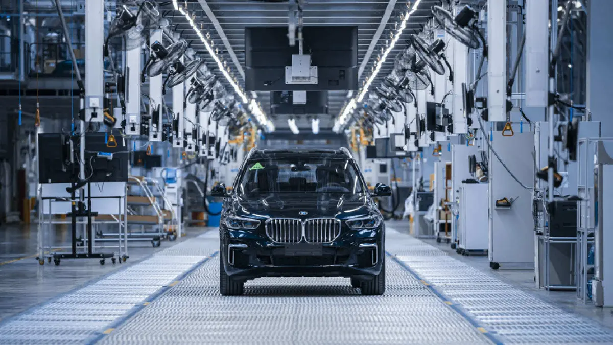 Рабочий на автомобильный завод — фото 2