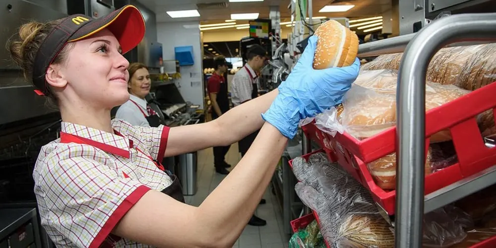 Працівники в ресторан McDonalds