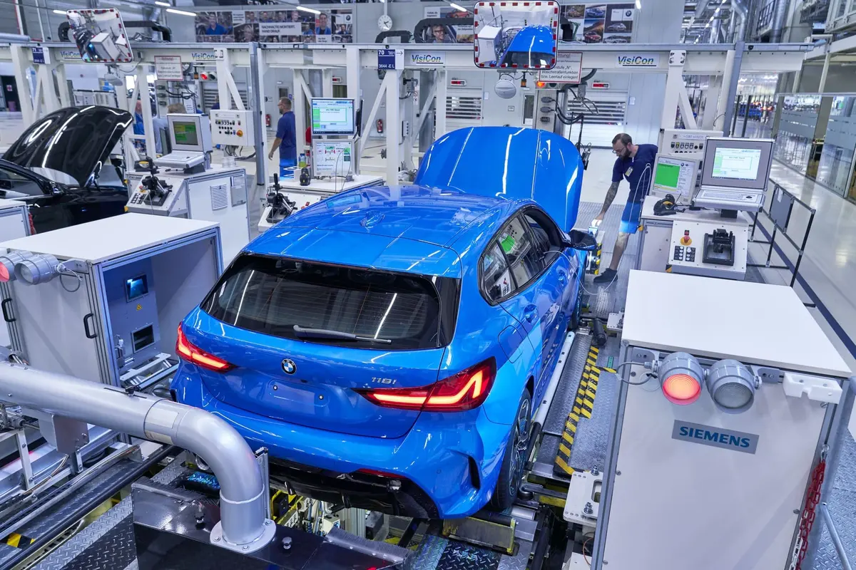 Рабочий на автомобильный завод BMW — фото 4
