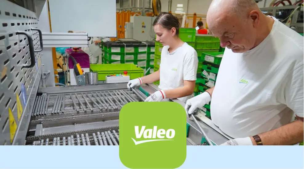 Працівник на виробництво автомобільних фар Valeo